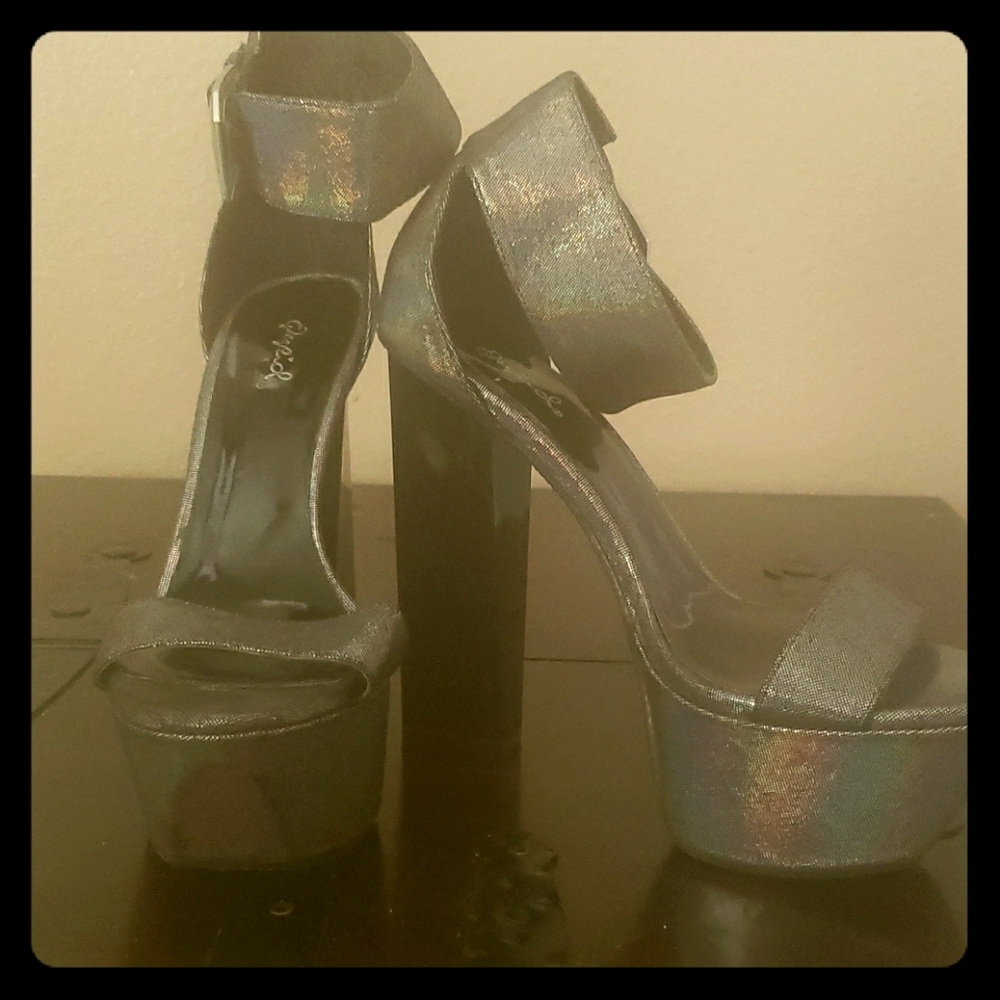 High heel sandals